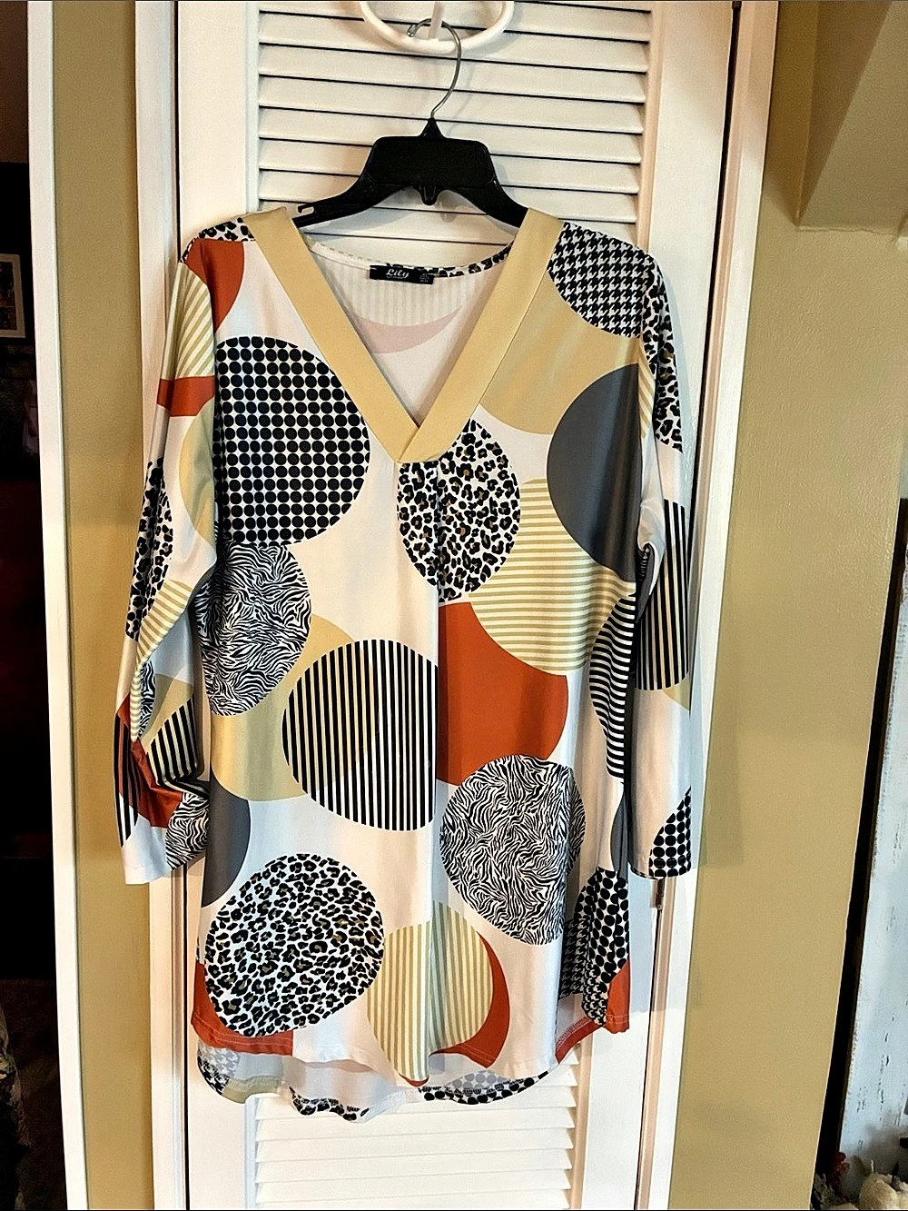 Lily by Firmiana Geometric Tunic in White & Orange Size XL